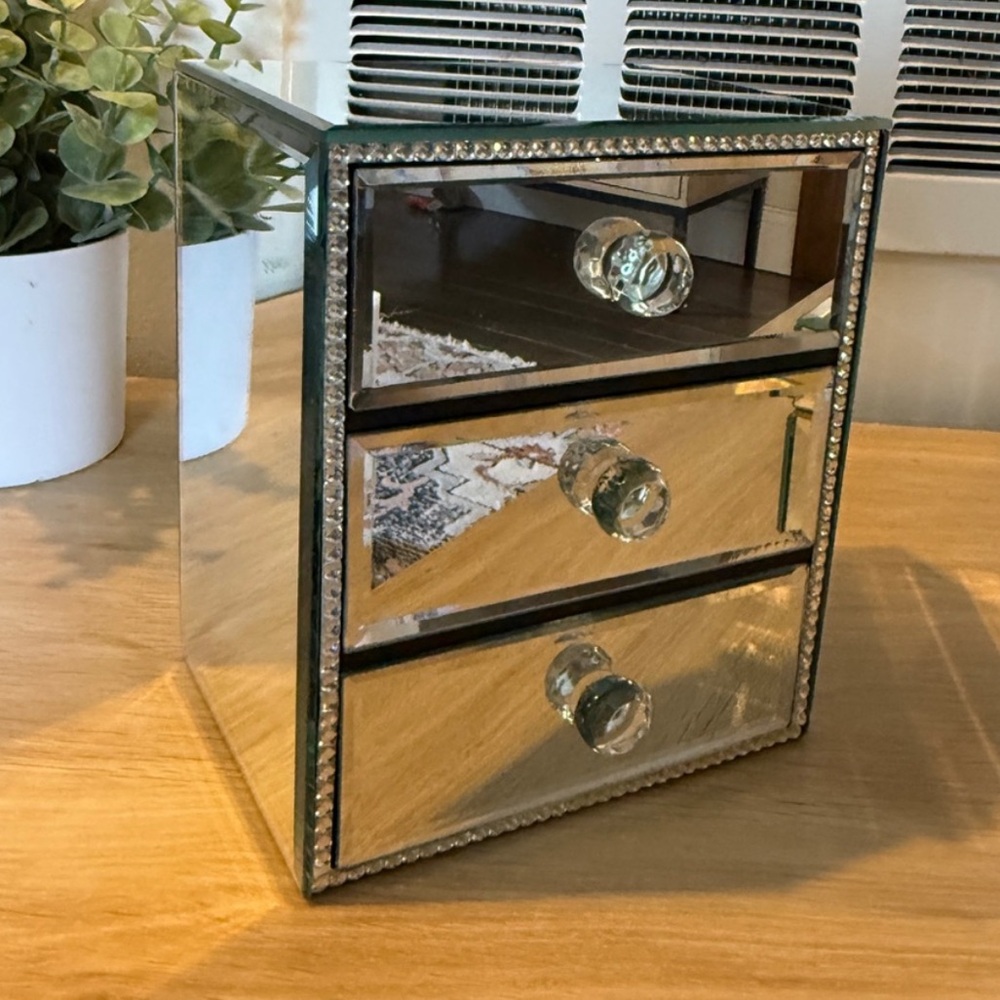 Tahari Silver Mirrored Mini Jewelry Chest with Crystal Pulls
